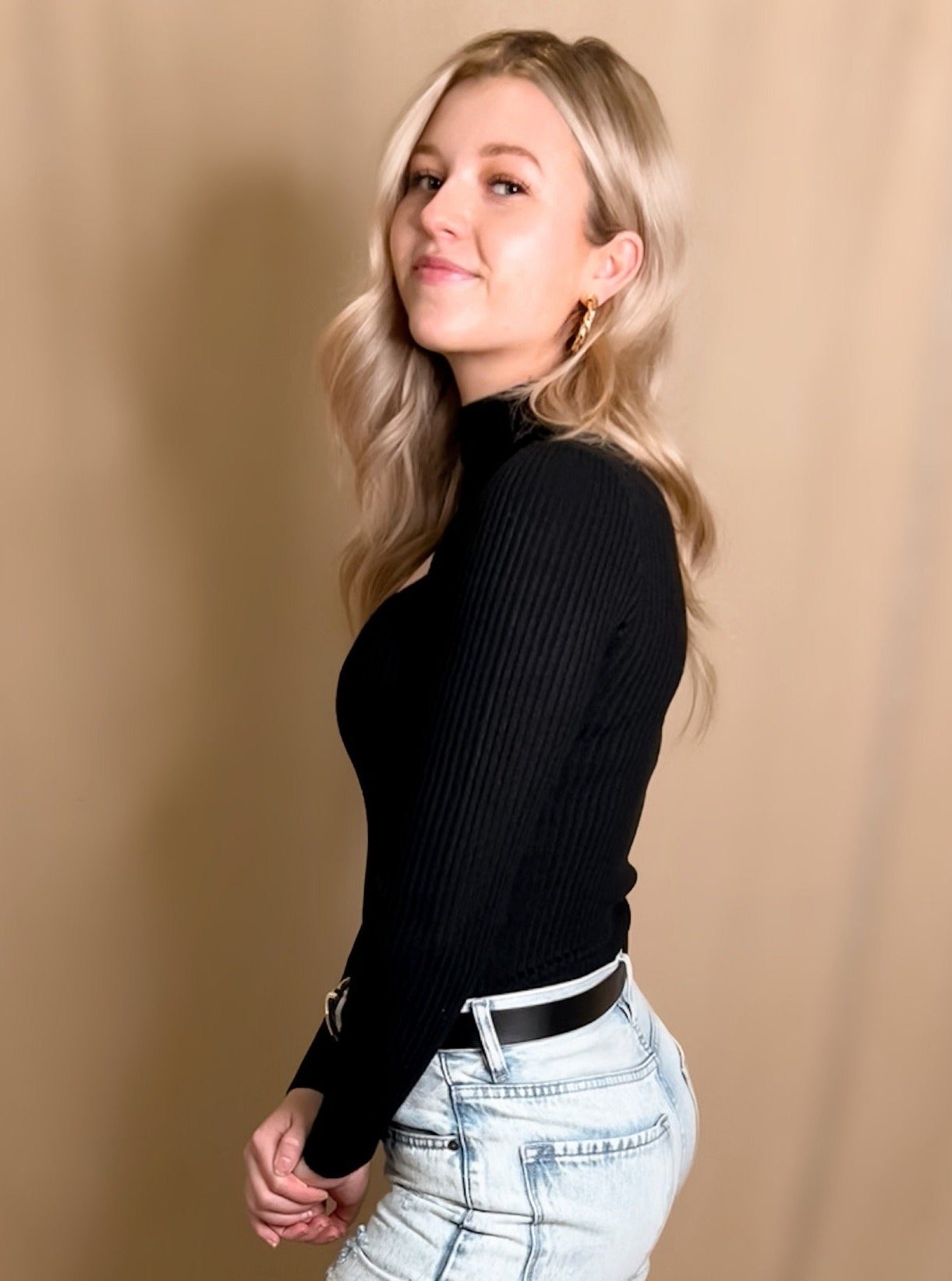 Ribbed Keyhole Top