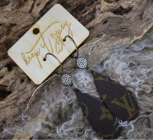 LV Skinny Teardrop Earring